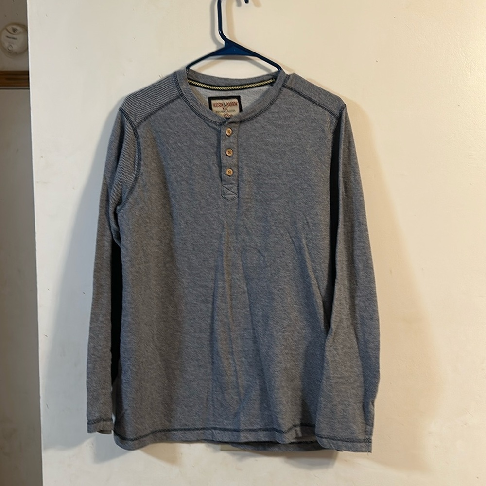 Hudson &Barrow men shirt Sz large color gray